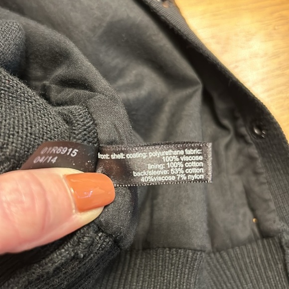 Women’s black Limited cardigan size small. - Picture 8 of 8